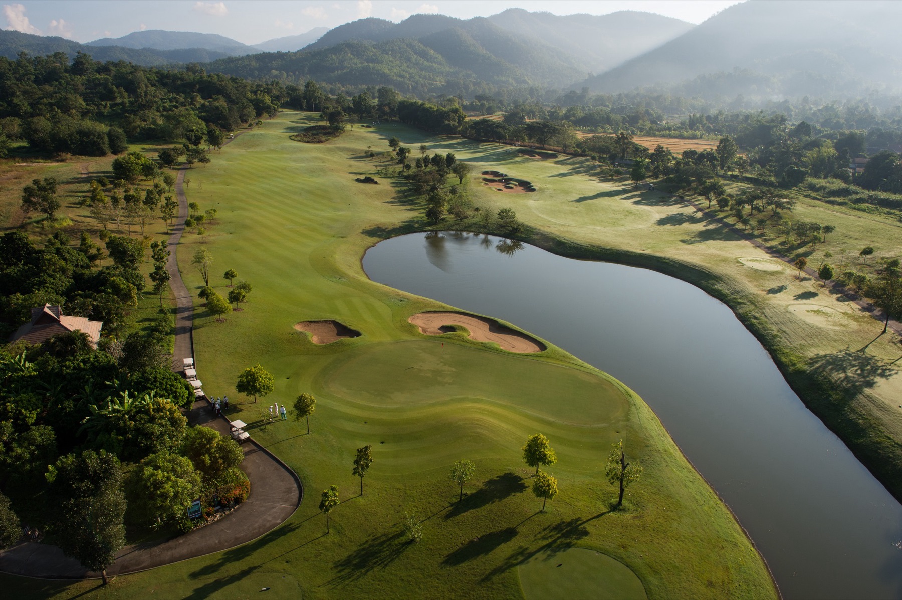 Alpine Chiangmai, チェンマイ