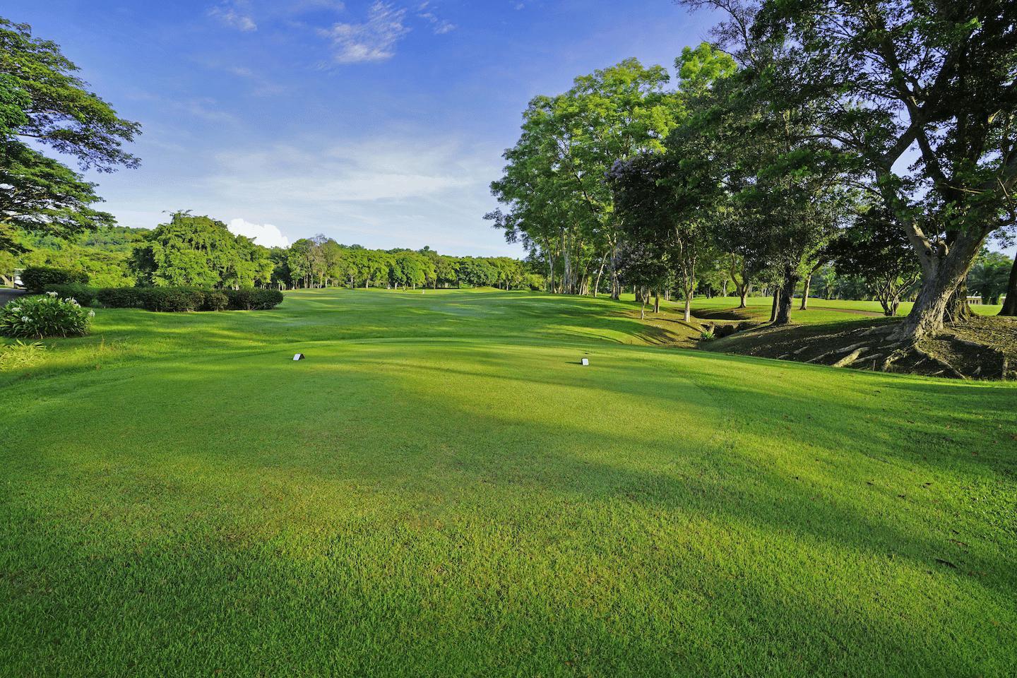 blue-canyon-country-club-phuket-lake-course