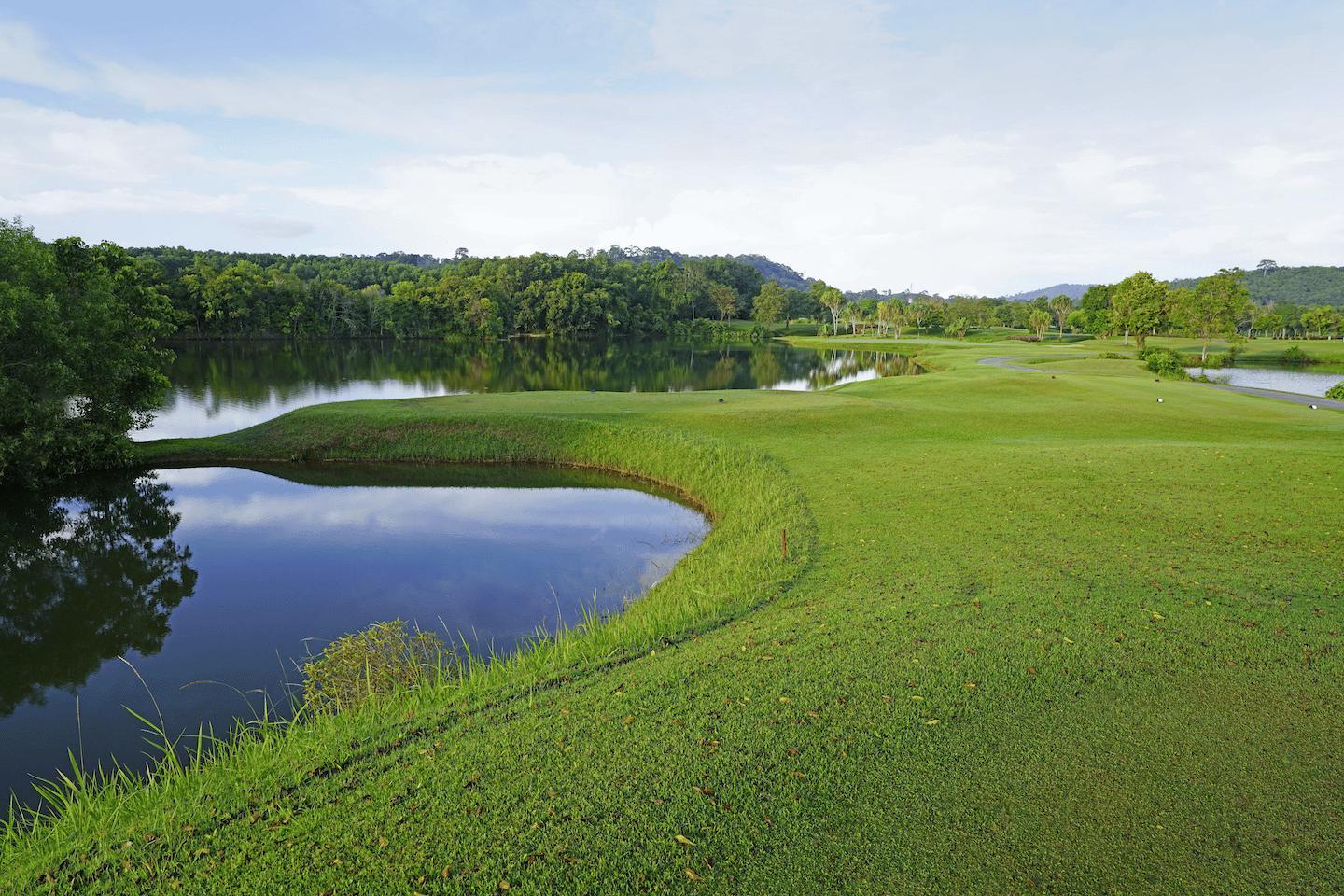 blue-canyon-country-club-phuket-lake-course