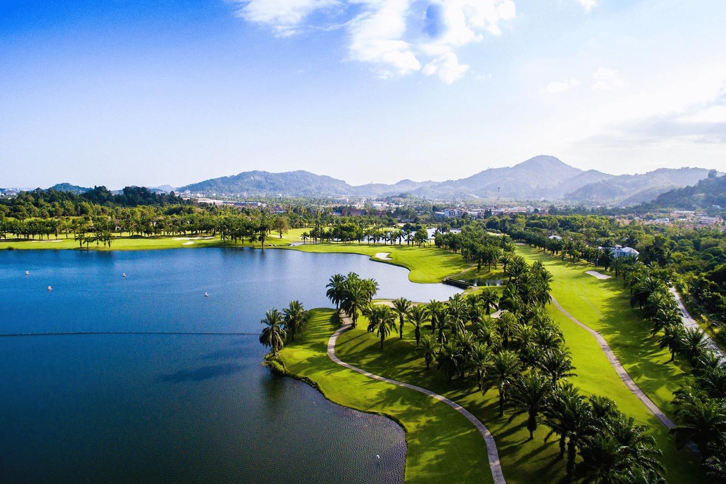 LOCH PALM GOLF CLUB