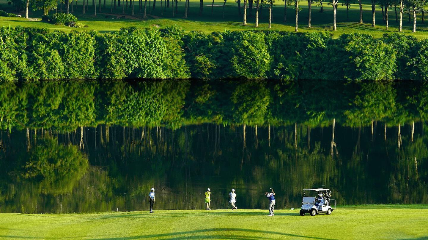 BLUE CANYON(LAKE COURSE) + ANDAMANTRA RESORT