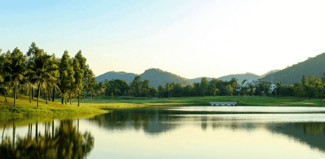 THE MAJESTIC + GOLDEN BEACH