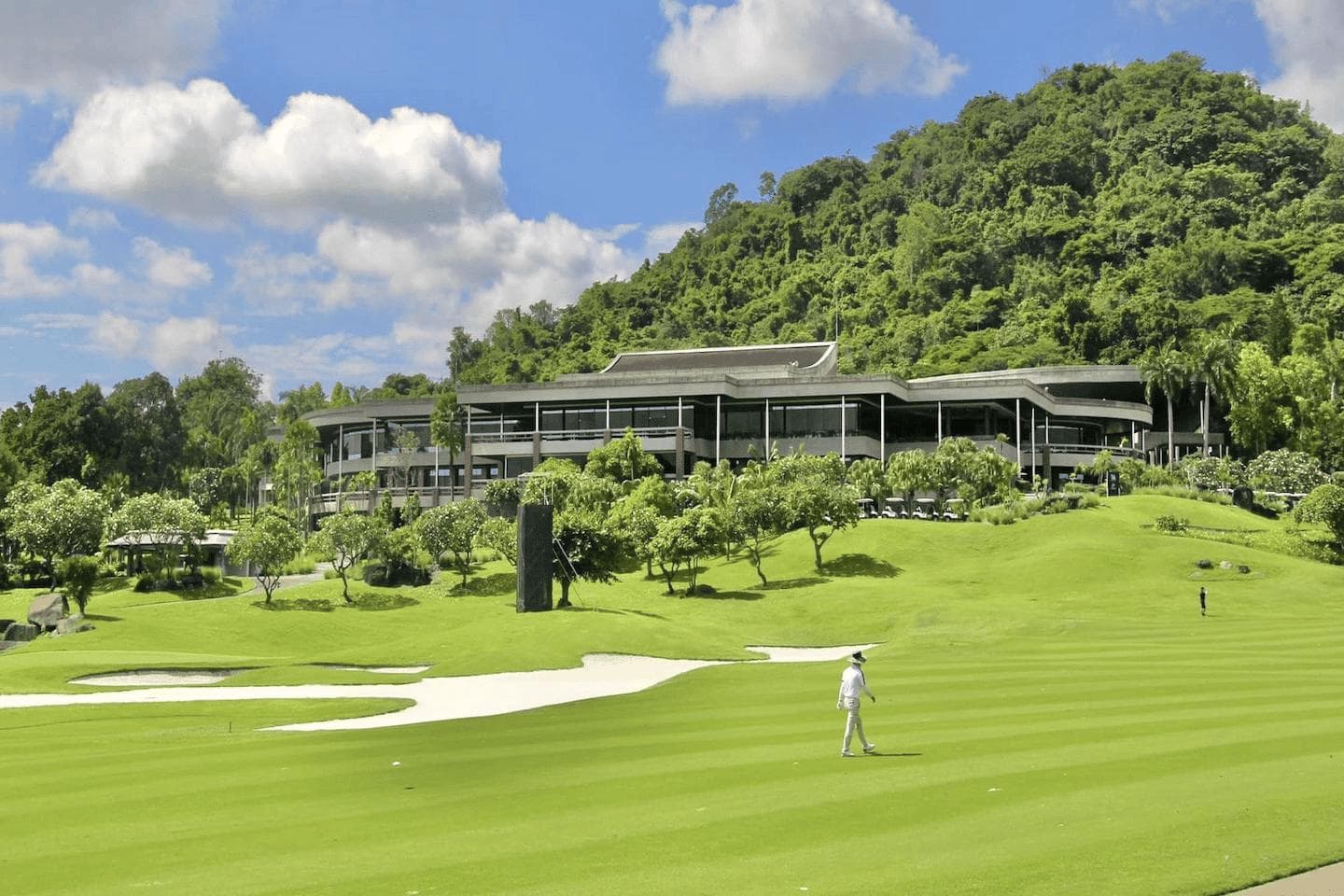 Play golf at レムチャバンインターナショナル・カントリークラブ Thailand