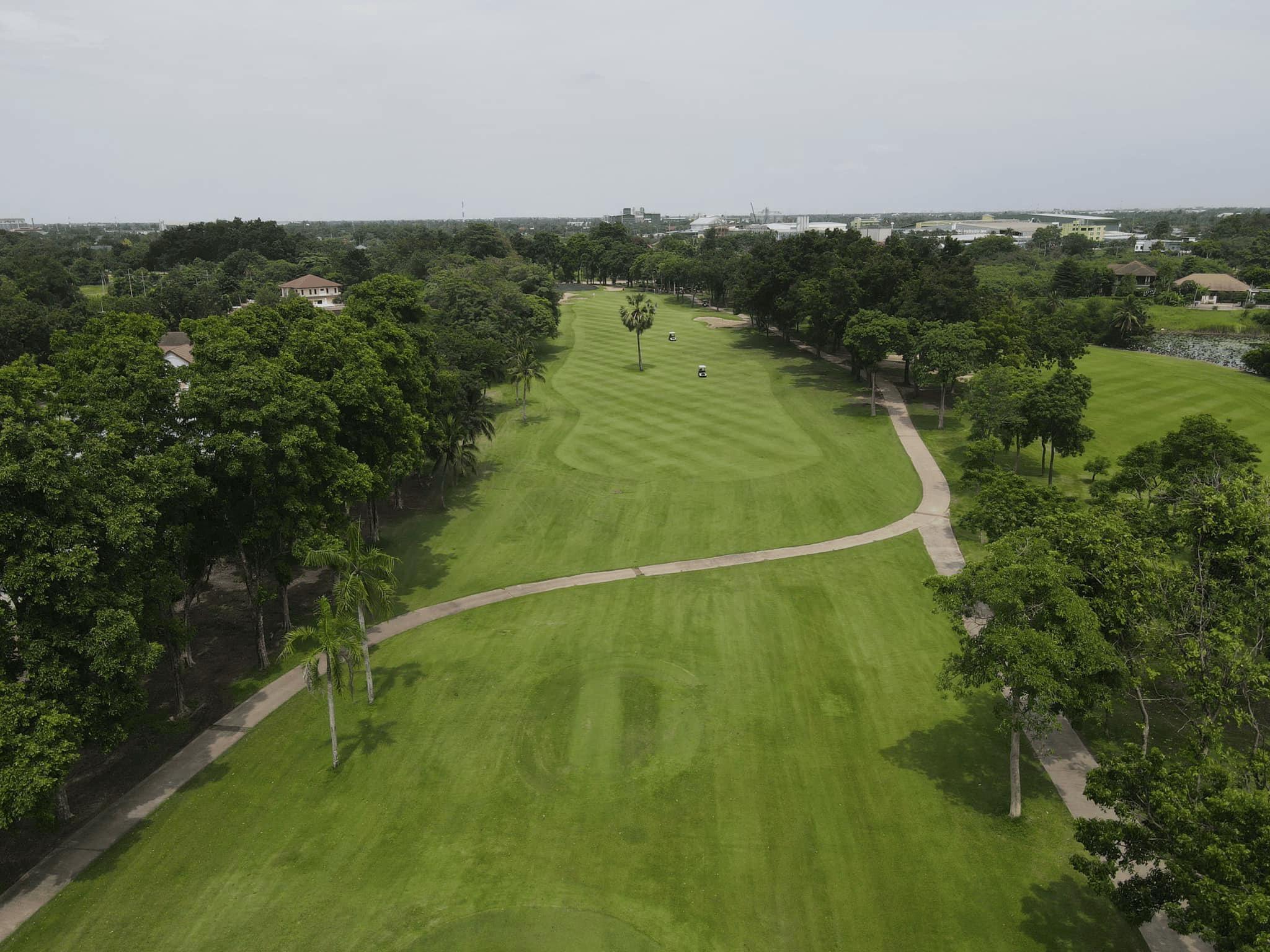 THE POMELO GOLF CLUB