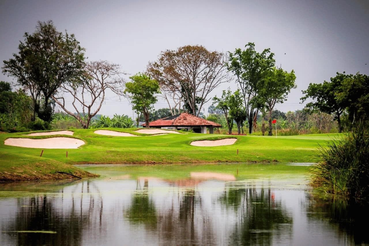 Phoenix Gold Golf Bangkok fairway and green - golf course Thailand