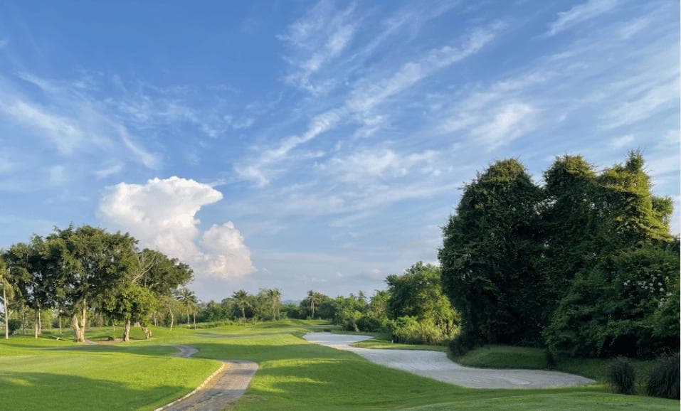 Khao Kheow Country Club clubhouse and facilities - Thailand golf