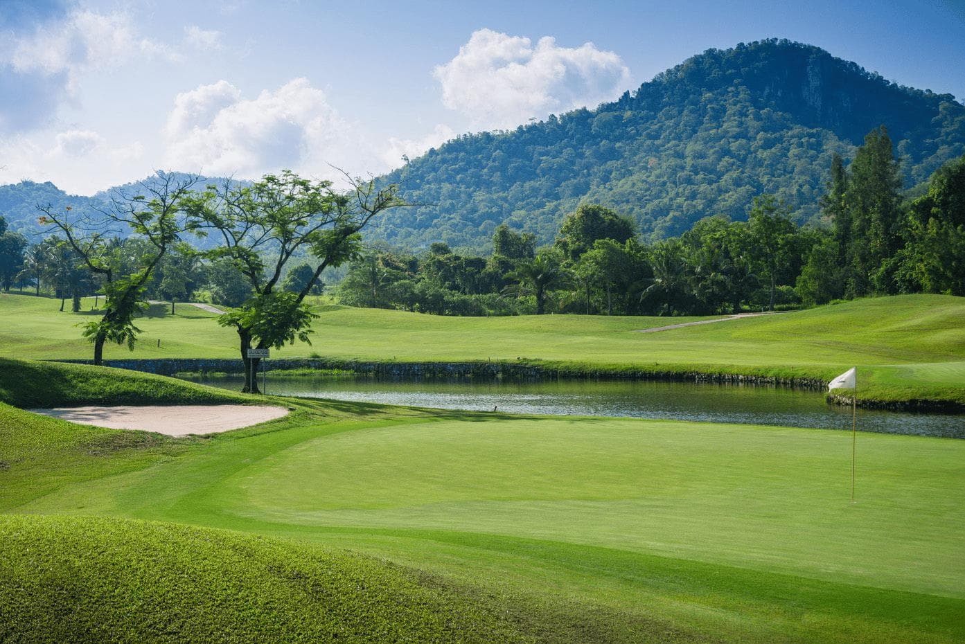 Khao Kheow Country Club course scenery - book golf tee time Thailand