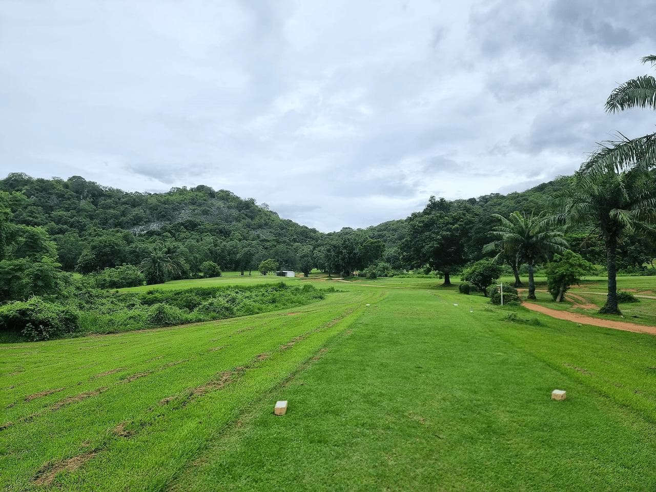 Hua Hin Korea Golf Club clubhouse and facilities - Thailand golf
