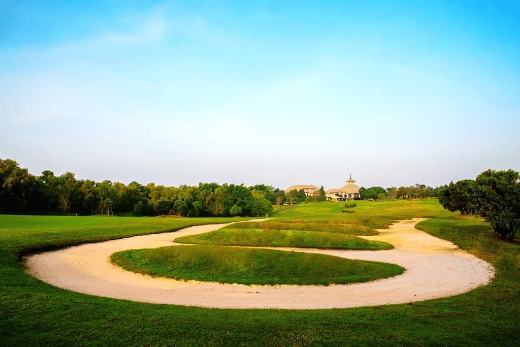 RG-City-Golf-Club-Premium-golf-fairway-green