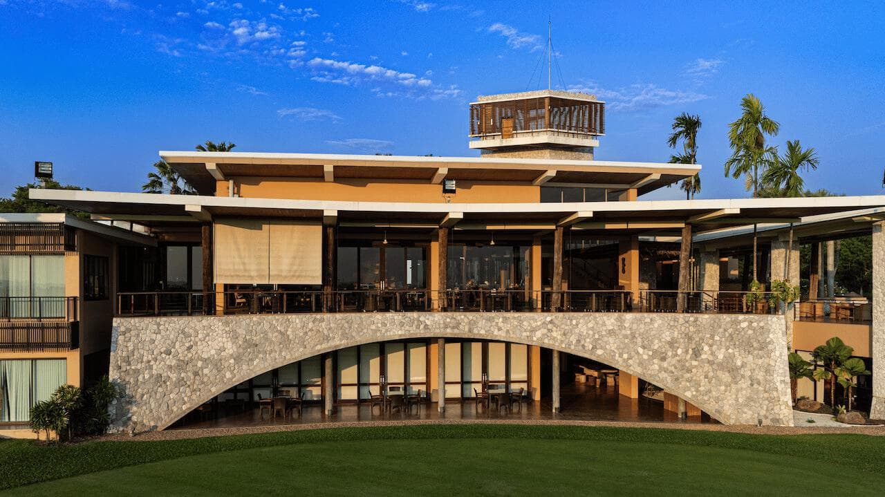Explore world-class golf experiences at The Signature Experience : Siam Country Club Plantation 