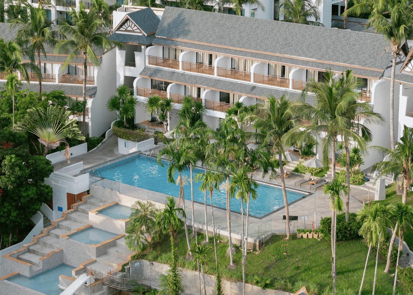 BLUE CANYON(LAKE COURSE) + ANDAMANTRA RESORT