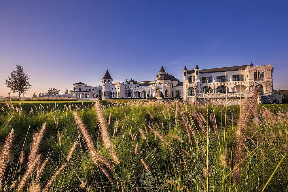 STARRY VALLEY + ESTELLA KHAO YAI
