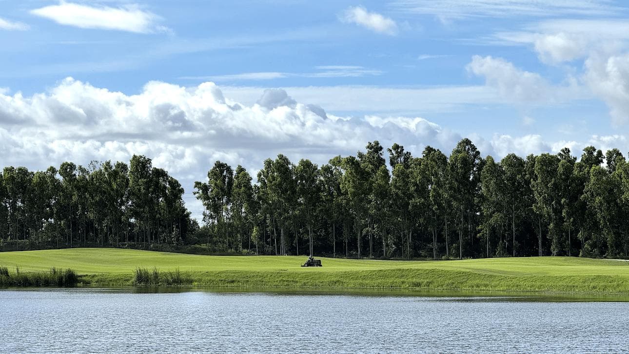 Bangsai Country Club clubhouse and facilities - Thailand golf