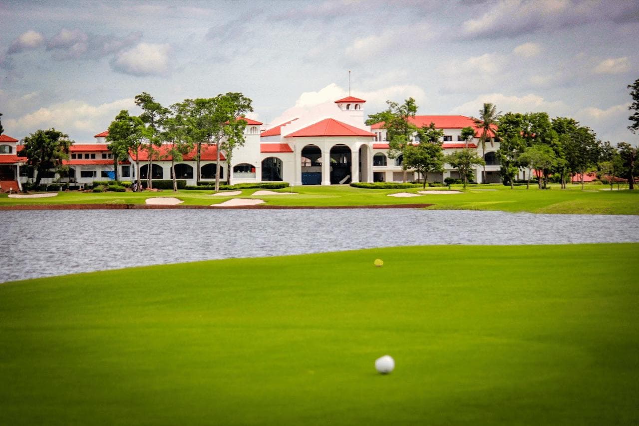 Phoenix Gold Golf Bangkok golf course main view - Thailand