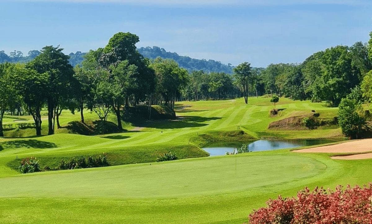 Blue Canyon Country Club (Lake Course) golf course gallery - Golfdigg Thailand