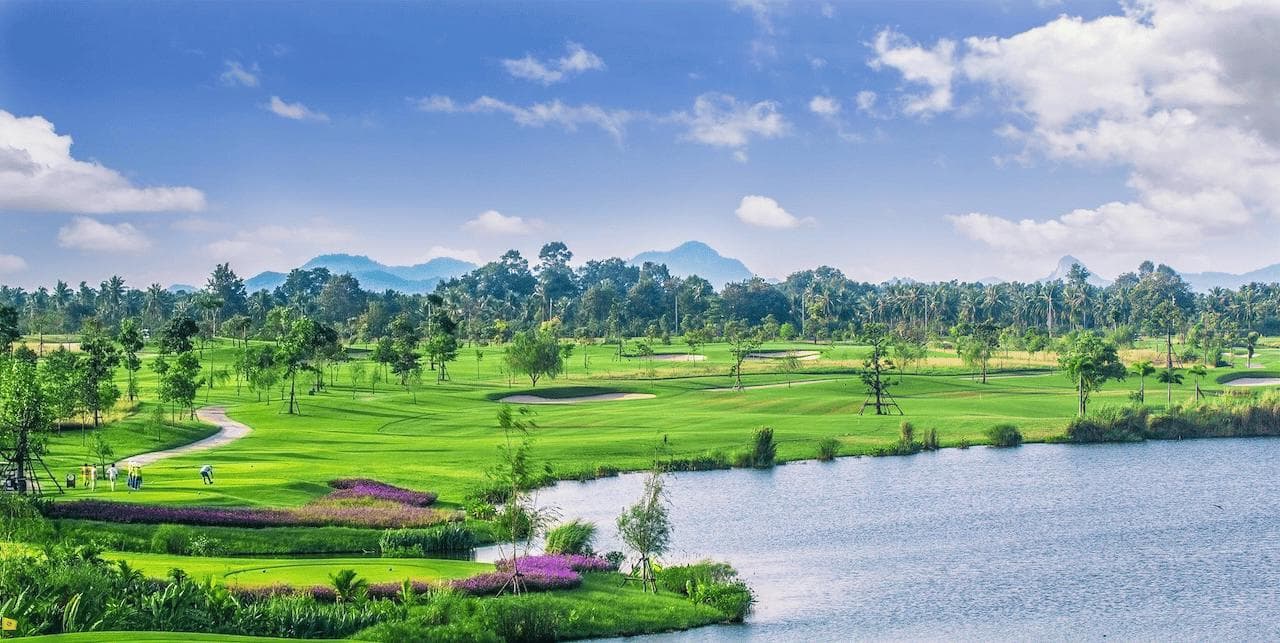 Play golf at サイアムカントリークラブ・ウォーターサイド Thailand