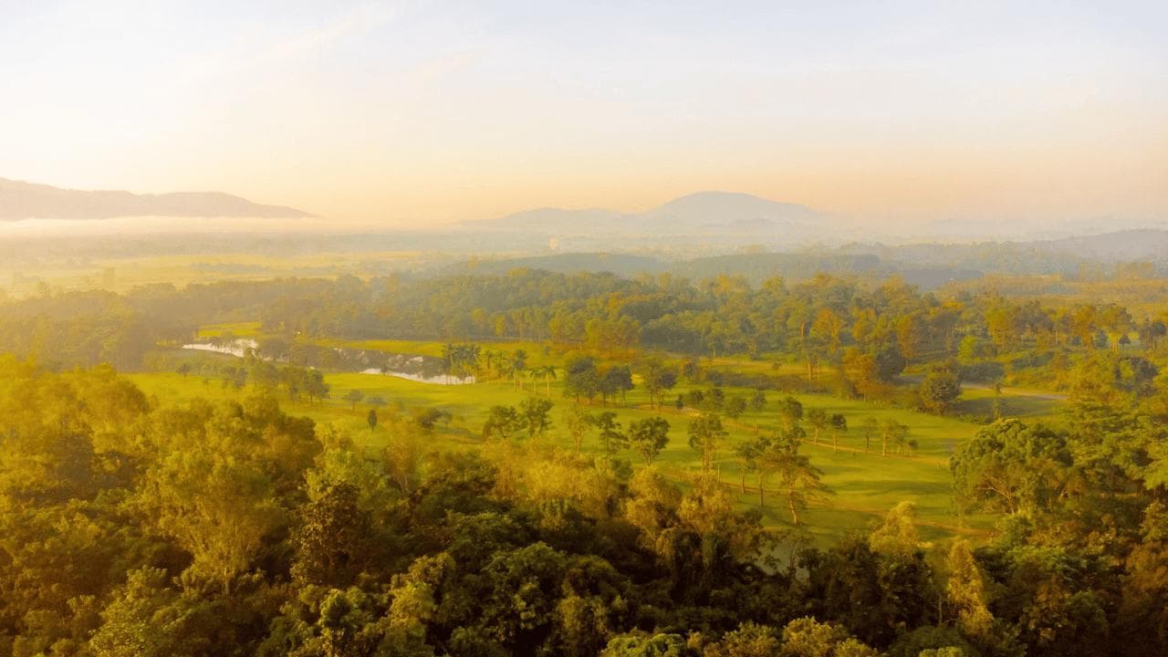 Waterford Valley Chiangrai Golf Club golf course main view - Thailand