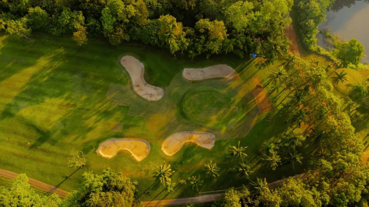 Waterford Valley Chiangrai Golf Club fairway and green - golf course Thailand
