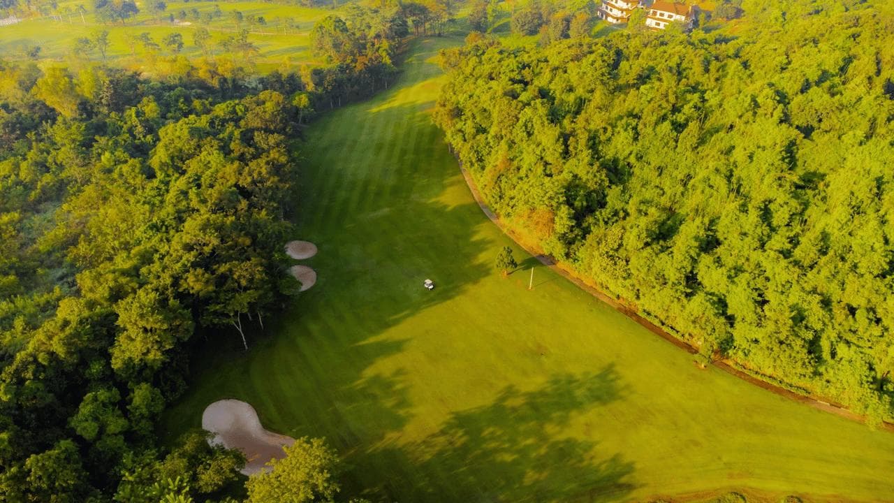 Waterford Valley Chiangrai Golf Club clubhouse and facilities - Thailand golf